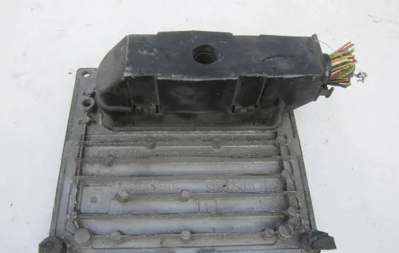 Ford Focus Engine control unit/module 4S6112A650NA