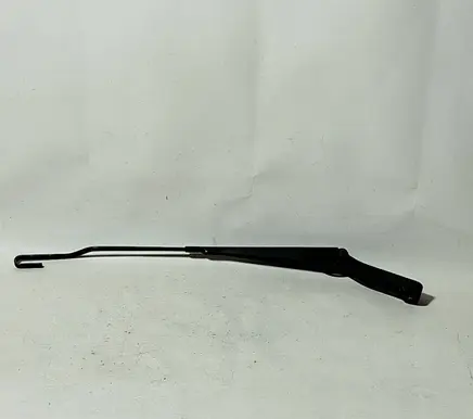 Ford Mondeo Mk III Front wiper blade arm 1S7117526AB