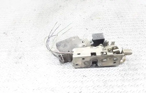 Mercedes-Benz Sprinter W901 W902 W903 W904 Front door lock 