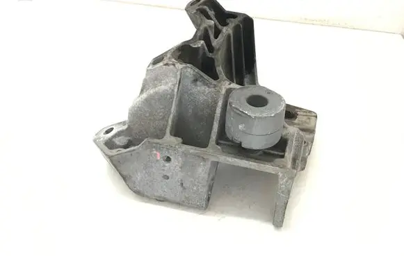 Volvo V70 Engine mounting bracket 6G926P096FC 30681951 6G926F030BA