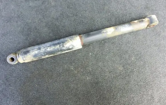 Nissan NP300 Rear shock absorber/damper