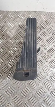 Volvo V60 Accelerator throttle pedal 32269124