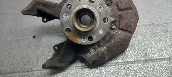 Volkswagen Golf IV Front wheel hub spindle knuckle