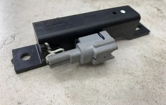 Nissan Pathfinder R51 Keyless system antenna 