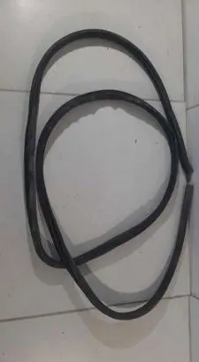 Tesla Model 3 Rubber seal rear door 