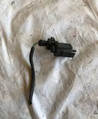 Volvo S70 V70 V70 XC Turbo solenoid valve 72224010 30611668 06T243