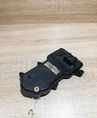 Mazda 626 Air flap motor/actuator BLH6H2C