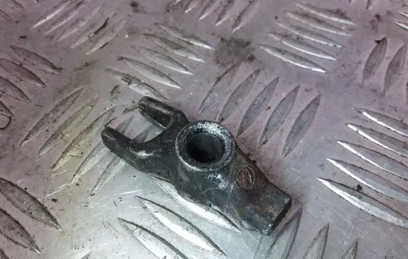 Opel Vectra C Fuel Injector clamp holder 244763