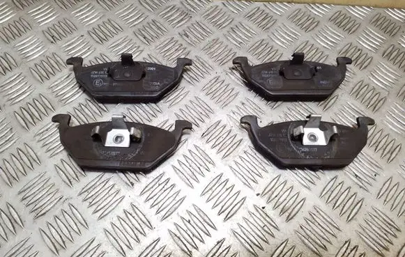 Volkswagen Polo V 6R Brake pads (front) 