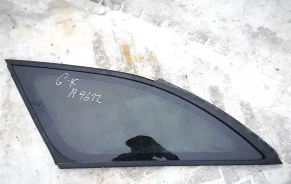 Nissan Primera Rear side window