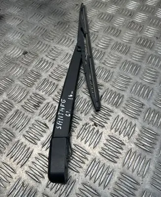 Hyundai Santa Fe Rear wiper blade arm 988502W000