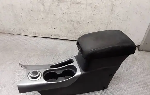 Mitsubishi Outlander Armrest