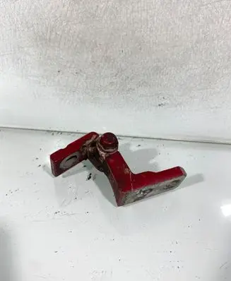Volkswagen Touran I Front door upper hinge