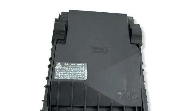Volkswagen Golf VI Fuse box cover 1K0937132F