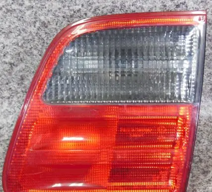 Mercedes-Benz E W210 Tailgate rear/tail lights