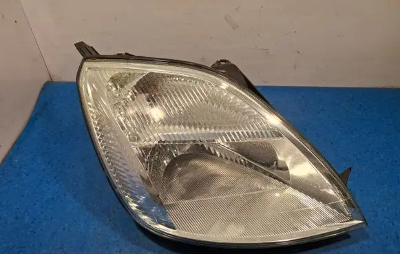 Ford Fiesta Headlight/headlamp