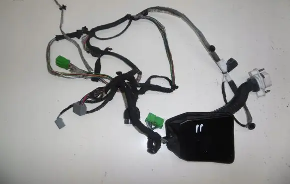 Volvo XC90 Front door wiring loom 8676027