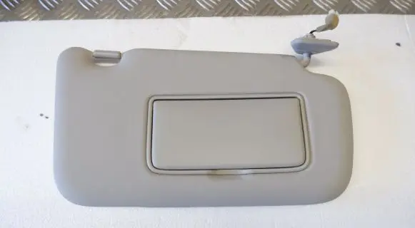 Nissan Leaf II (ZE1) Sun visor 964004MA5D