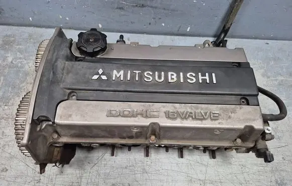 Mitsubishi Outlander Engine head