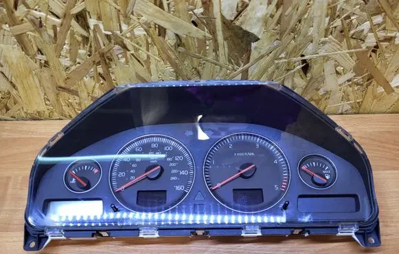 Volvo XC90 Speedometer (instrument cluster) 36002770 69594850T 31296337