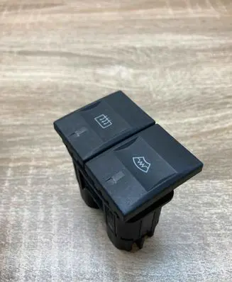 Ford Mondeo Mk III Windscreen/window heater switch 1S7T18K574AA