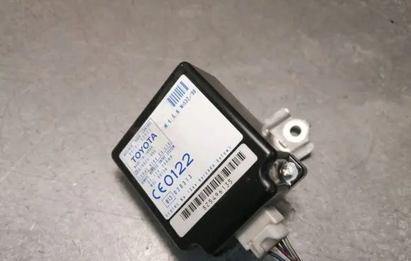 Toyota Yaris Door control unit/module 89741-52021