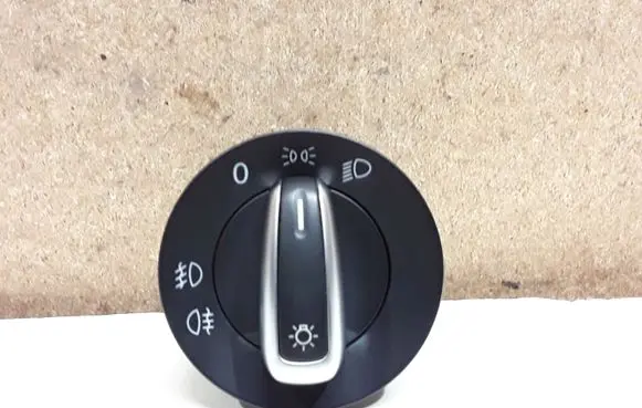 Volkswagen Golf VI Light switch 3C8941431C