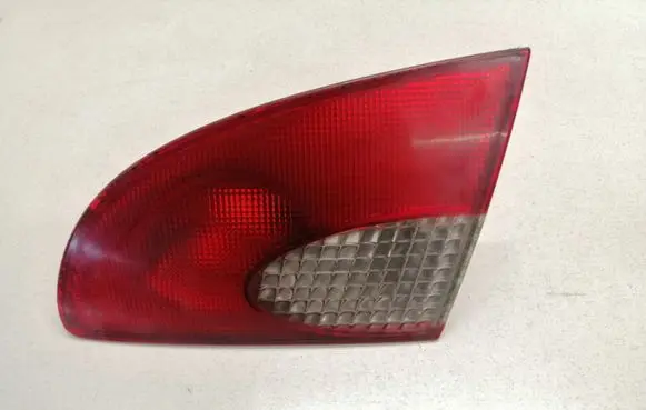 Toyota Avensis T220 Tailgate rear/tail lights 23300202