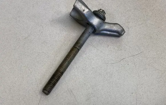 BMW X5 E70 Fuel Injector clamp holder