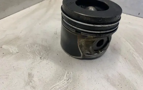 Piston