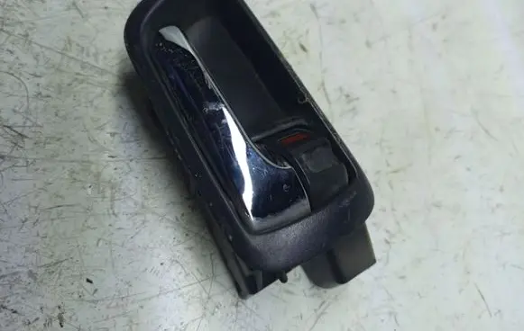 Toyota Corolla Verso AR10 Front door interior handle 692050F010