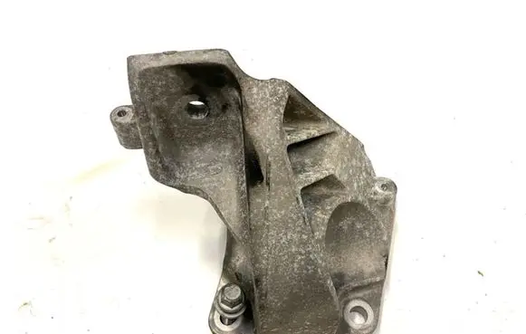 Land Rover Range Rover L405 Engine mounting bracket CPLA6061DC LR075190