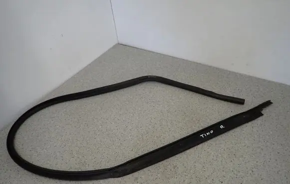 Nissan Almera Tino Front door rubber seal 