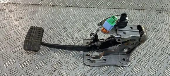 Mitsubishi Outlander Brake pedal 