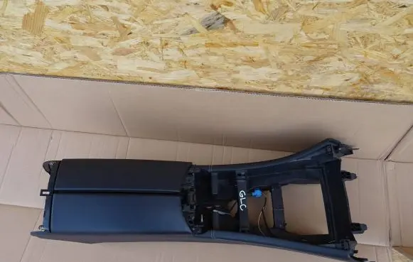 Mercedes-Benz GLC X253 C253 Center console