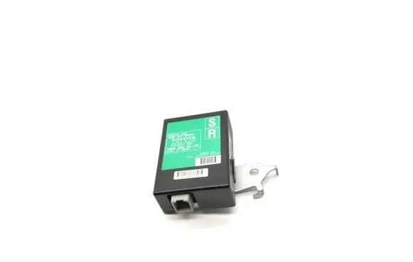 Toyota Avensis T270 Door control unit/module 8974005020