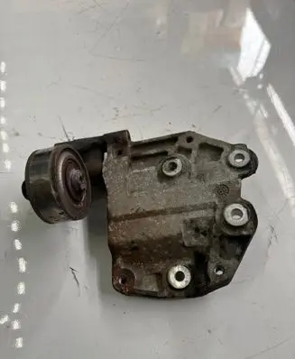 Mitsubishi L200 A/C compressor mount bracket 