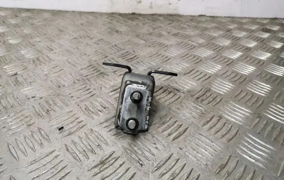 Suzuki SX4 S-Cross Rear door lower hinge