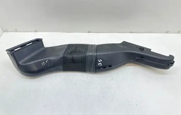 Volkswagen PASSAT B5 Air intake duct part 8D0129617E