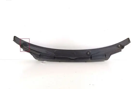 BMW 2 F46 Wiper trim 7301015