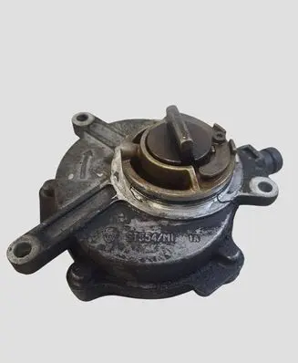 Skoda Octavia Mk2 (1Z) Vacuum pump 06D145100E