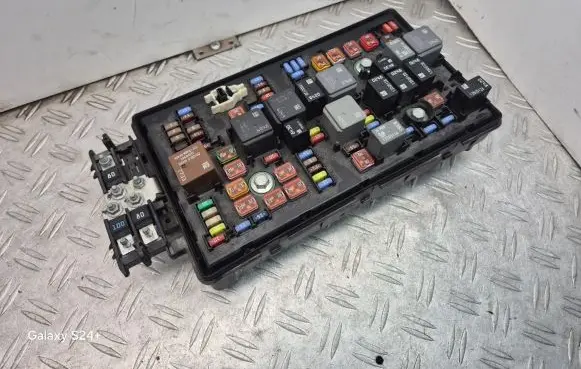Opel Insignia A Fuse module 22758740