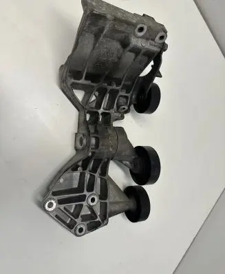 Mercedes-Benz B W245 A/C compressor mount bracket 950166 1661911