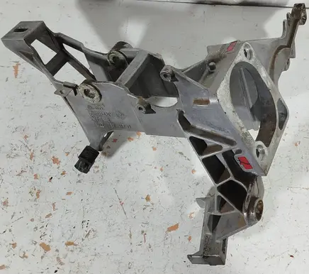 Audi A6 S6 C5 4B Pedal assembly 8D1721117D