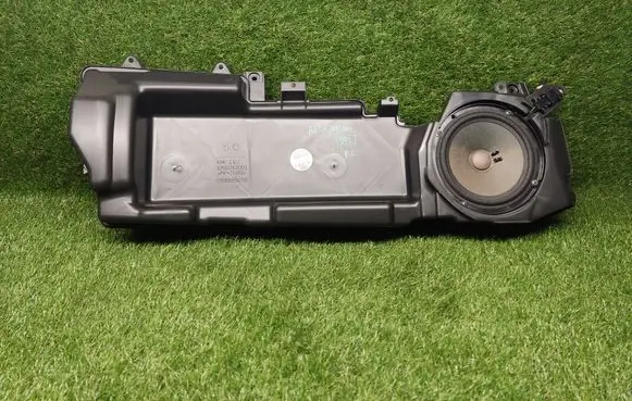 Audi A6 S6 C6 4F Front door speaker 4F0035381B