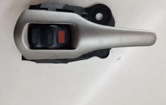 Toyota Auris 150 Front door interior handle 62318A2