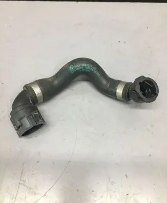 BMW 1 F20 F21 Engine coolant pipe/hose 8611277