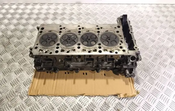 Mercedes-Benz E W212 Engine head R6510160201