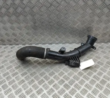 Volvo XC40 Intercooler hose/pipe 32325569 8891349650