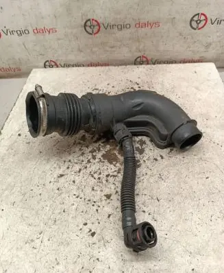 Ford C-MAX II Intake resonator 